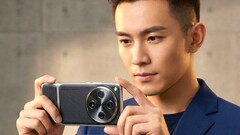 Według wiarygodnego przecieku, częściowo wygenerowane przez sztuczną inteligencję rendery rzekomo ujawniają ostateczny projekt Oppo Find X9 Ultra. (Źródło obrazu: Smartprix)