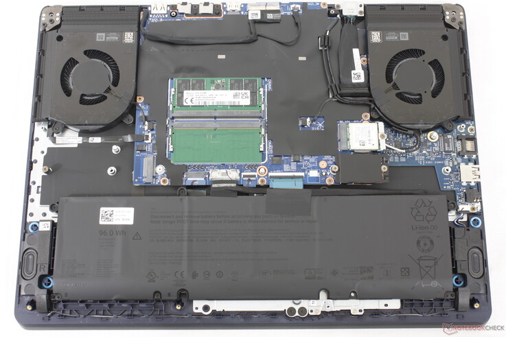 2025 Alienware 16X Aurora dla porównania