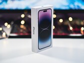 Przestępczy doręczyciele najwyraźniej nastawili się na drogie Apple produkty, takie jak iPhone 14 Pro (Obraz: Victor Serban)