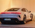 Porsche porzuca pomysł włączenia fałszywych dźwigni zmiany biegów do oferty pojazdów elektrycznych. (Źródło zdjęcia: Porsche)