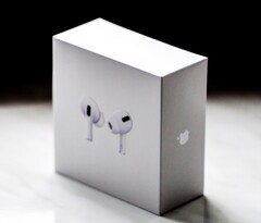 Apple Słuchawki AirPods będą wkrótce w stanie sterować kamerą iPhone&#039;a i wstrzymywać odtwarzanie muzyki, gdy użytkownicy zasną. (Źródło zdjęcia: Vasil Korzh)
