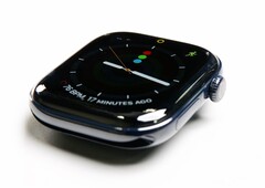Apple Watch Series 12 nieco ułatwia naprawy.