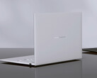 Laptop AMD ZenBook 14 Air 2026 jest dostępny z 16 GB pamięci RAM, a jego cena wynosi około 1 476 dolarów. Na zdjęciu: zdjęcie promocyjne przedstawiające tył laptopa.