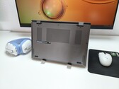 Model Prestige 13 AI+ z procesorem Core Ultra ma trudności z konkurowaniem z modelem ZenBook A14 wyposażonym w układ Snapdragon.