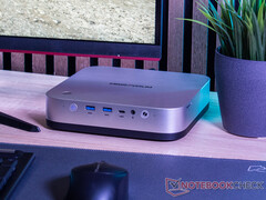 Najtańsza opcja Minisforum AI X1 Pro w Chinach kosztuje około 535 dolarów. Na zdjęciu: mini PC. (Źródło zdjęcia: Notebookcheck)