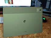 Moto Pad 60 Pro w stylowym zielonym kolorze jest dostępny tylko w kilku krajach, ale stanowi świetną alternatywę dla raczej nudnych urządzeń konkurencji. (Źródło zdjęcia: Notebookcheck)