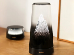 Router Huawei X3 Pro i jego satelita w tle. (Źródło zdjęcia: Huawei)