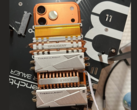 iPhone 17 Pro Max z dołączonym chłodzeniem SSD dla lepszej stabilności termicznej (źródło obrazu: u/T-K-Tronix via r/iphone)