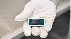 ExpertBook Ultra wymaga zasilania z zasilacza sieciowego, aby w pełni wykorzystać swój potencjał wydajnościowy (źródło obrazu: Futurecdn.net)