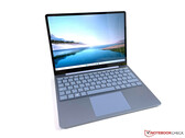 Oczekuje się, że Surface Laptop Go 3 będzie wyglądał jak jego poprzednik, na zdjęciu. (Źródło obrazu: Notebookcheck)