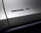 Logo Modelu Y L wskazuje na trzy rzędy siedzeń. (Źródło zdjęcia: Tesla)