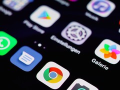 Android smartfon z paskiem aplikacji i ikoną ustawień