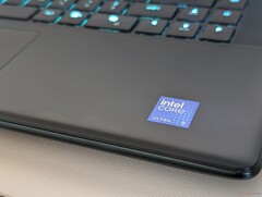 Nowe procesory Arrow Lake podnoszą poprzeczkę dzięki wyższym częstotliwościom taktowania, co oznacza zauważalnie wyższe temperatury rdzenia aż do wartości trzycyfrowych