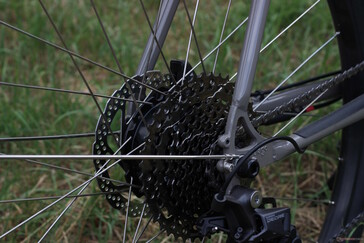 Zastosowano silnik w piastę Mahle X30.