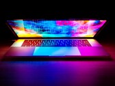 W przyszłości MacBook Pro z procesorem Apple mógłby być wyposażony w wyświetlacz o znacznie bardziej żywych kolorach.