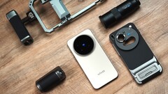 Import Vivo X300 Pro i bardziej kompaktowego flagowca Vivo X300 z aparatem Zeiss: Niektórzy sprzedawcy detaliczni już podają ceny euro za chiński model. (Źródło zdjęcia: Weibo)