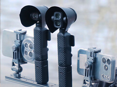 DJI Osmo Pocket 4 i Osmo Pocket 4 Pro, od lewej do prawej.