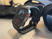 Huawei Watch Fit 4 Pro kosztuje 279 euro w UE. Na zdjęciu: smartwatch w kolorze czarnym. (Źródło zdjęcia: Notebookcheck)