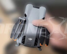 Oczekuje się, że DJI Mini 5 Pro będzie ważył mniej niż 250 g, pomimo różnych plotek o ulepszeniach sprzętowych. (Źródło zdjęcia: via DroneXL)