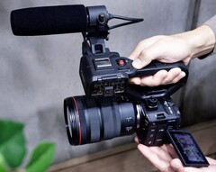 Canon EOS C50 posiada pełnoklatkową matrycę i funkcje wideo w kompaktowej obudowie. (Źródło zdjęcia: Canon)