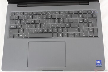Układ klawiszy jest niemal identyczny jak w klawiaturze Precision 7680