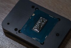 Oczekuje się, że Intel i9-14900KS pojawi się na rynku 14 marca, a jego cena wyniesie około 740 dolarów. (Źródło: Pakhtunov via Overclock.net)