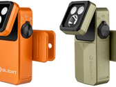 Modele Olight Oclip 2 Pro (L) i Oclip 2 Ultra (R) są wyposażone w odchylane głowice i obrotowe klipsy, które ułatwiają kierowanie strumieniem światła.