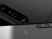 Oczekuje się, że Sony Xperia 1 V będzie wyposażona w przeważnie większe czujniki aparatu niż poprzednik. (Źródło obrazu: @OnLeaks/Sony - edytowane)