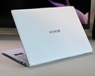 Ultrabook o wadze 1 kg z Arrow Lake i doskonałymi urządzeniami wejściowymi - Honor Recenzja MagicBook Art 14 2025