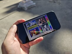 Oglądanie na zewnątrz w bezpośrednim świetle słonecznym