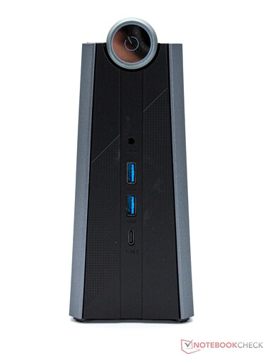 Przód: 3,5-mm jack, 2x USB 3.2 Type-A, USB Type-C