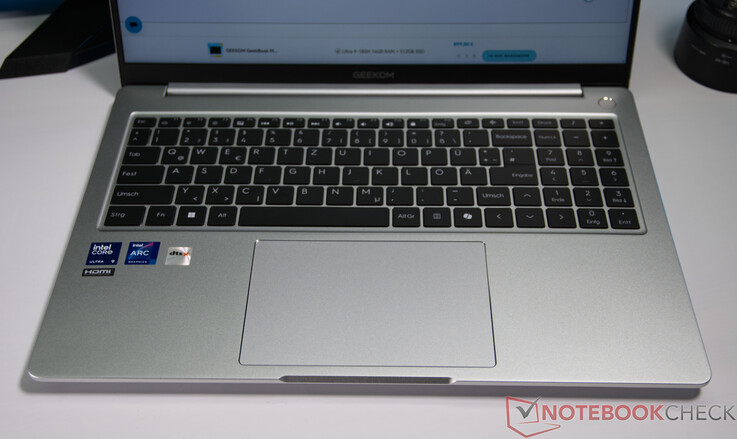 Urządzenia wejściowe do Geekom GeekBook M16