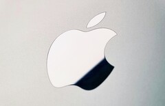 Apple może być pierwszą firmą, która zostanie ukarana grzywną na mocy ustawy o rynkach cyfrowych. (Zdjęcie: Alex Kalinin)