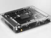 Qualcomm pokazał również Snapdragon Dev Kit w przezroczystym wykończeniu. (Źródło zdjęcia: Qualcomm)
