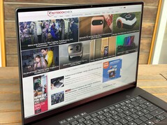 Użytkowanie na zewnątrz (przy jasnym świetle dziennym, bez bezpośredniego nasłonecznienia)