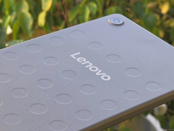  Tablet testowy Lenovo Tab One (źródło obrazu: Marcus Herbrich)
