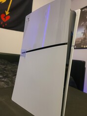 PS5 Slim. (Źródło zdjęcia: @phantompainss)