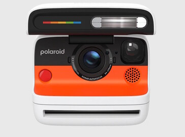 Odchylana lampa błyskowa działa również jako osłona obiektywu. (Źródło zdjęcia: Polaroid)