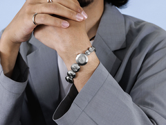 Seiko Power Design Project Collection 1 (na zdjęciu) może być noszony jako bransoletka, akcesorium lub po prostu zegarek. (Źródło zdjęcia: Seiko)