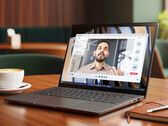 Dell Pro 5 Series 14 (P514265) jest stosunkowo lekki jak na 14-calowy laptop i waży 1,35 kg.