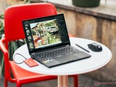 Recenzja Asus ROG Flow X13 GV302XV (2023): Smukły gamingowy laptop konwertowalny z kartą graficzną AMD Zen 4 Ryzen 9 7940HS i 60-watową kartą graficzną Nvidia RTX 4060