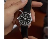 Zegarek Timex TW2Y12800JQ jest wyposażony w kopertę o średnicy 38 mm w srebrnym kolorze.