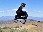 Airbike może osiągnąć prędkość do 102 kilometrów na godzinę.  (Źródło obrazu: Zrzut ekranu z filmu testowego Volonaut)