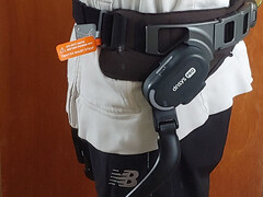 Silniki muszą być wyrównane nad biodrami. (Źródło obrazu: Notebookcheck)