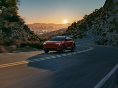 Toyota 2026 C-HR (na zdjęciu) to pojazd elektryczny na baterie. (Źródło zdjęcia: Toyota)