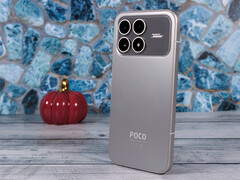 Poco F8 Pro (źródło zdjęcia: Daniel Schmidt)