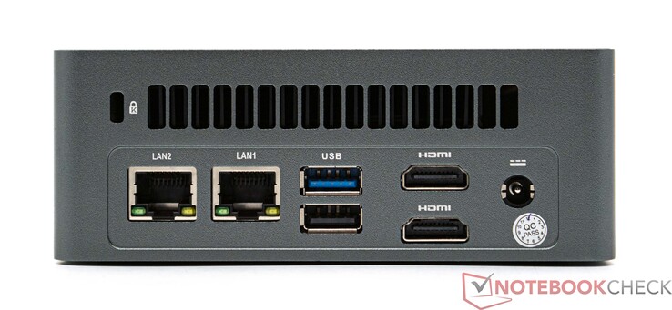 Tył: 2x 2.5G LAN, 1x USB 3.2, 1x USB 2.0, 2x HDMI 2.0 Złącze sieciowe (12 V; 5 A)