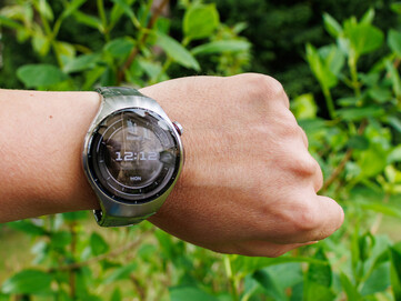 Zegarek 5 (46 mm) na zewnątrz