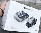DJI najwyraźniej rozpoczęło już wysyłkę jednostek detalicznych Mini 5 Pro do influencerów. (Źródło zdjęcia: Reddit)