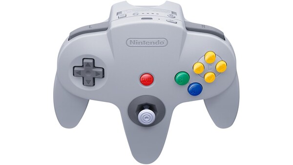 Kontroler Switch Online Nintendo 64 jest repliką rozmiaru oryginalnego kontrolera N64.